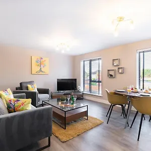 Elliot Oliver - Luxurious Two Bedroom With Parking Gloucester