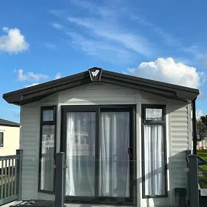 Deck Of The Bay - Cayton Scarborough